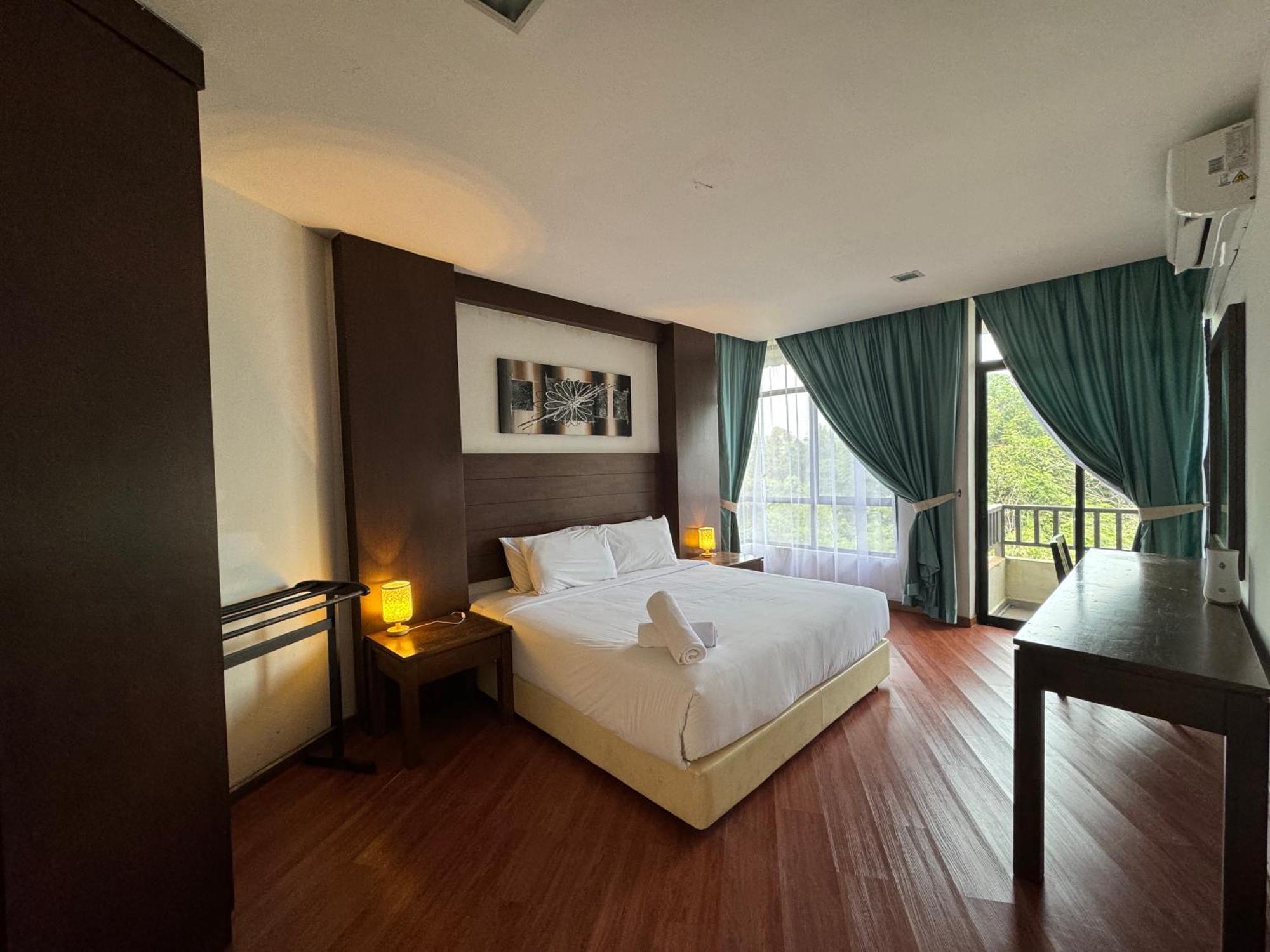 Studio At Samsuria Beach Resort Kampung Sungai Ular Exteriér fotografie